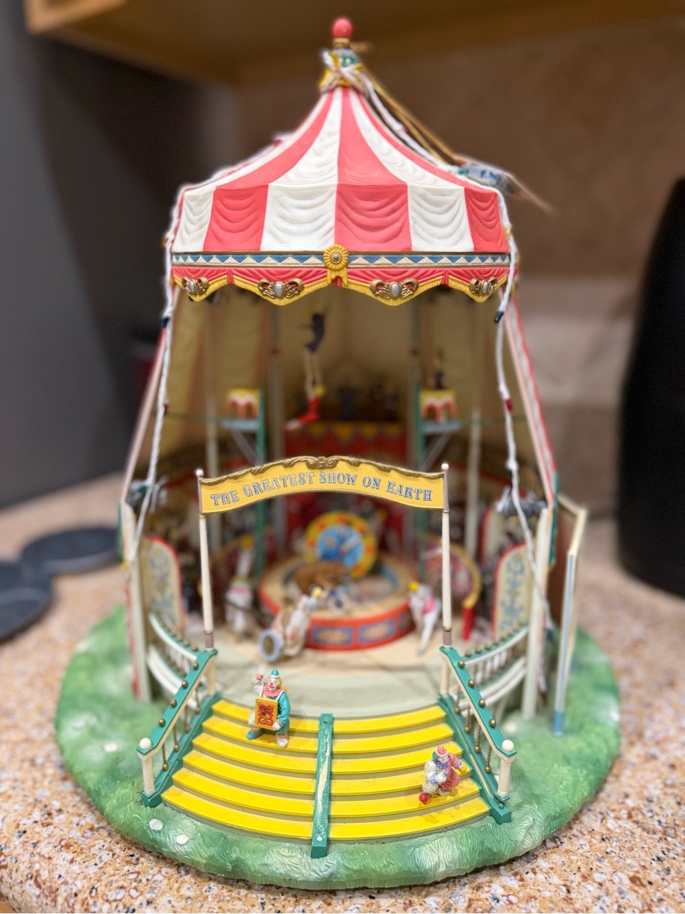 1993 ENESCO THE GREATEST SHOW ON EARTH CIRCUS ANIMATED ILLUMINATED MUSIC BOX